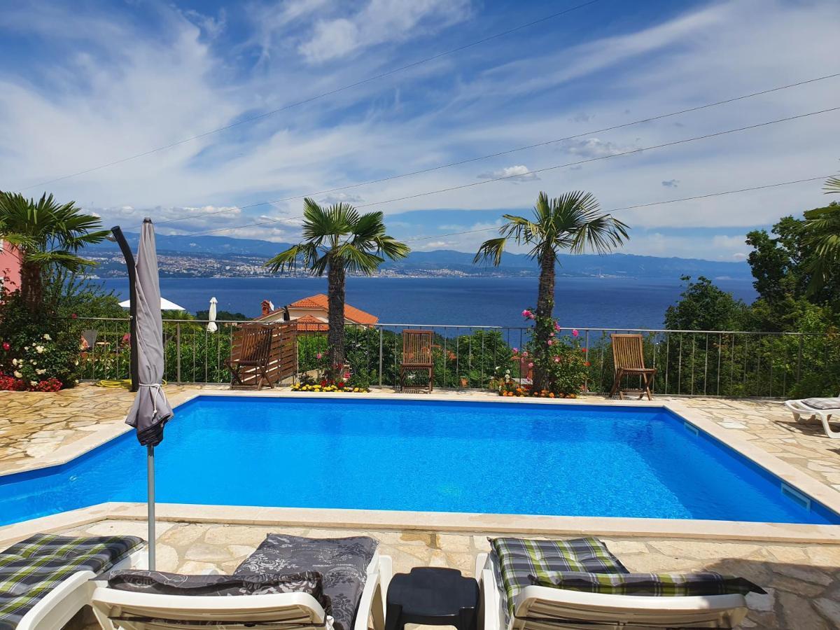 Apartments Kroatien Ловран Екстериор снимка