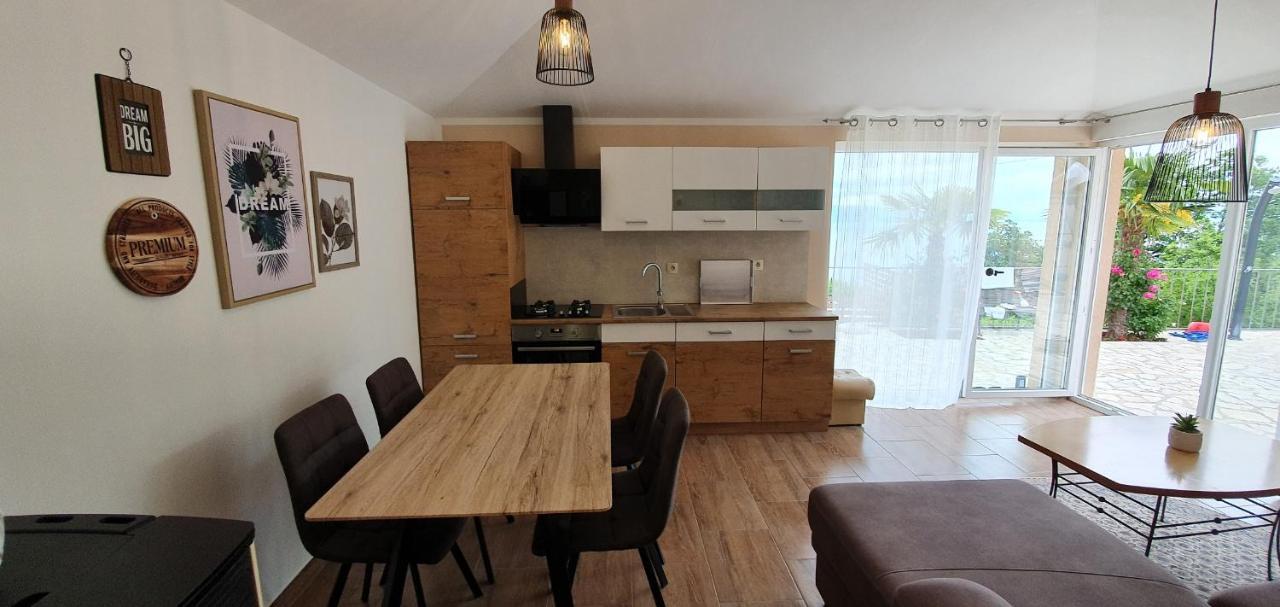 Apartments Kroatien Ловран Екстериор снимка