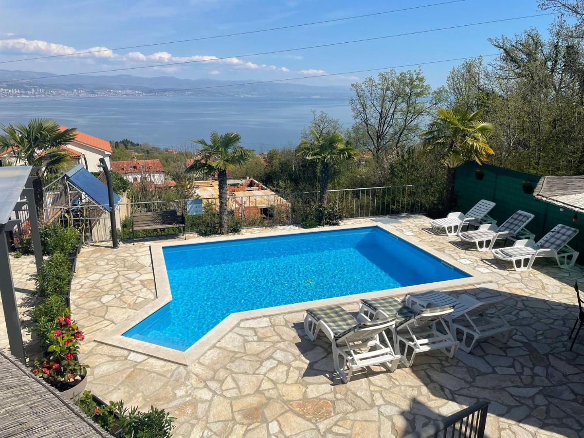 Apartments Kroatien Ловран Екстериор снимка