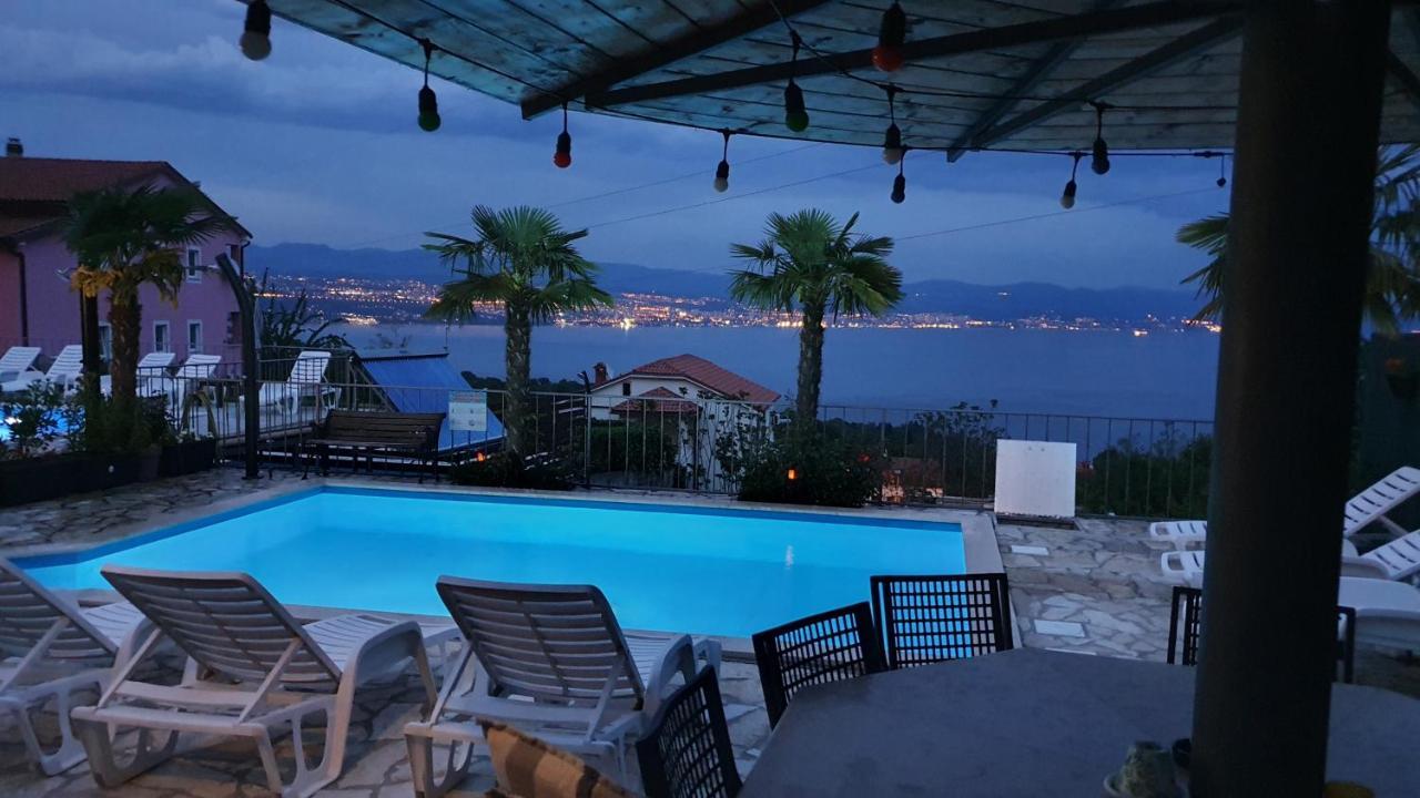 Apartments Kroatien Ловран Екстериор снимка