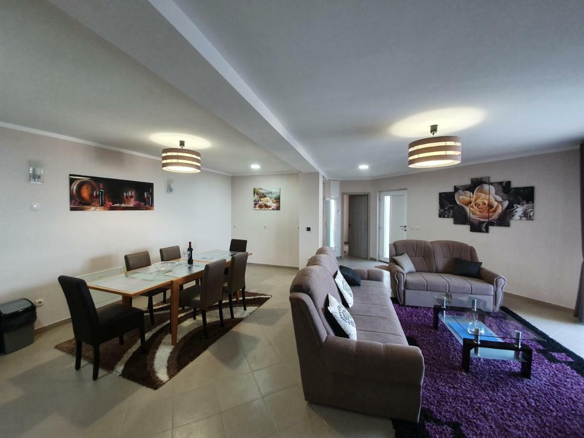 Apartments Kroatien Ловран Екстериор снимка